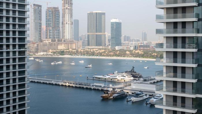 KeyRock - Palm View Apt with Pool & Gym Access