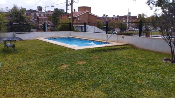 Casa quincho con piscina en Concordia