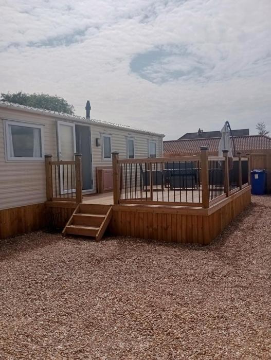 Lapwing Lodge, Howdales