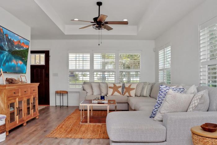 Dubs Beach Retreat by Pristine Properties Vacation Rentals