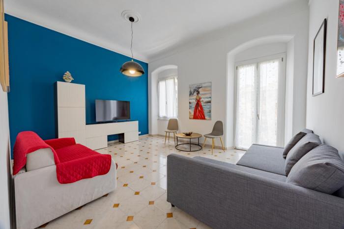 5 terre Blue light house