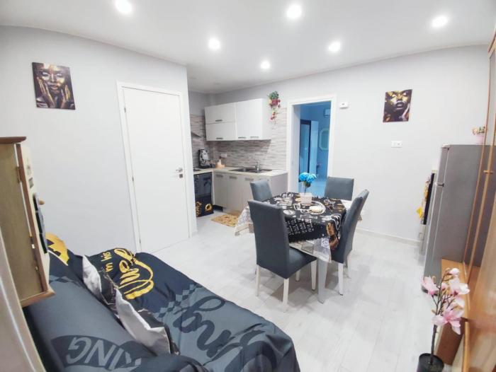 Dimora dello Stretto Intero Appartamento 4 posti Self Check-in Cucina Lavatrice Vicino Policlinico