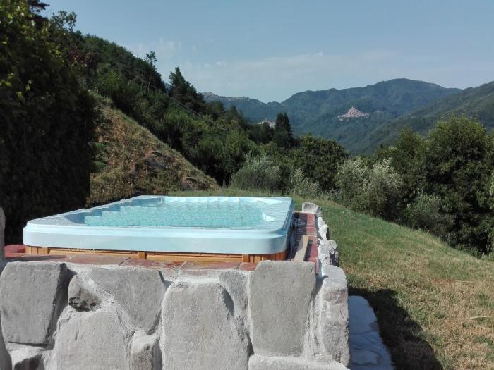 Cottage in Pescia with Pool and Garden