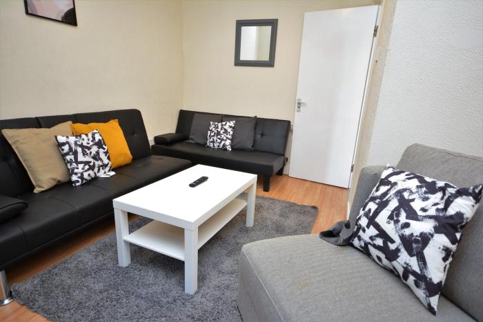 4 Bedroom House Close to Forest Gate Station