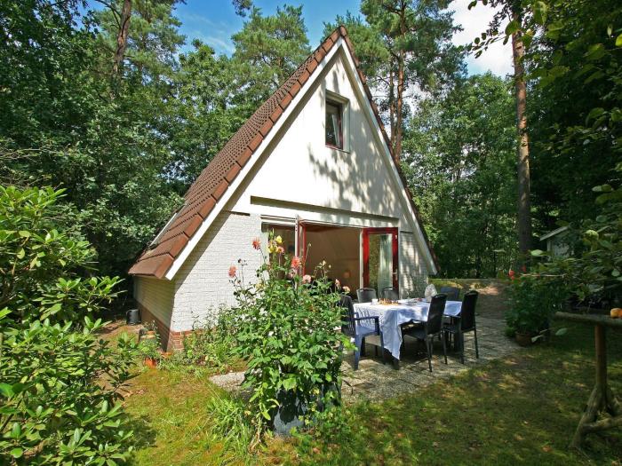 Holiday Home in Nunspeet near Forest