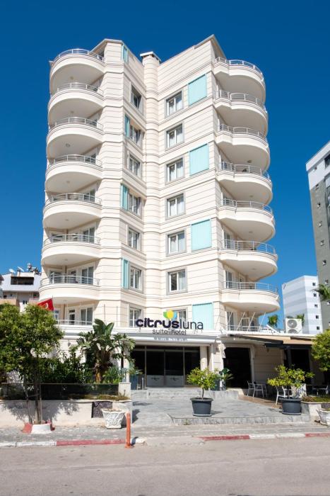 Citrus Luna Suite Hotel