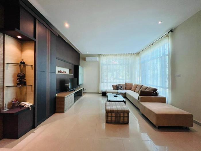 Exclusive Bungalow Private & Peaceful in Miri Ocean Park 5BR