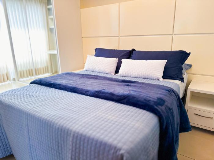 Flat em frente Flamboyant Shopping