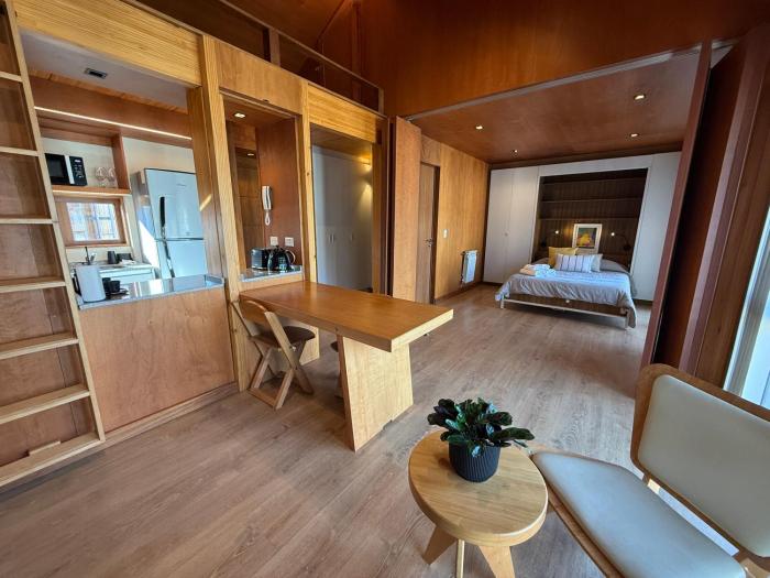 Departamento 3 ambientes, modernoso, cálido y a media cuadra de la calle principal. 2 PAX (V420)