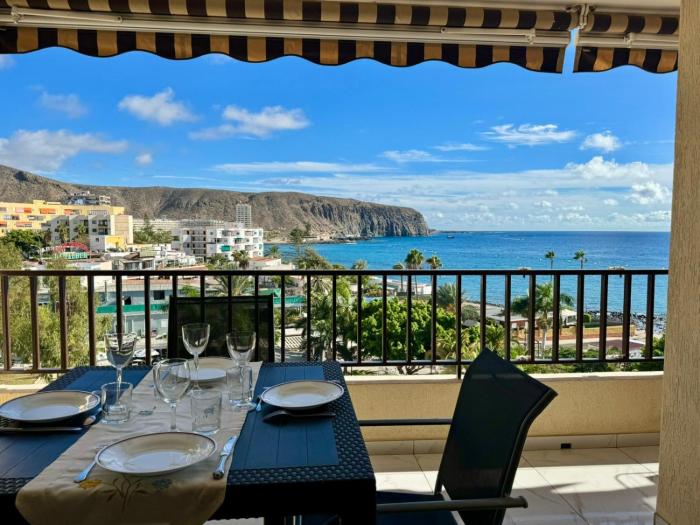 Topfloor 2 bedrooms frontline