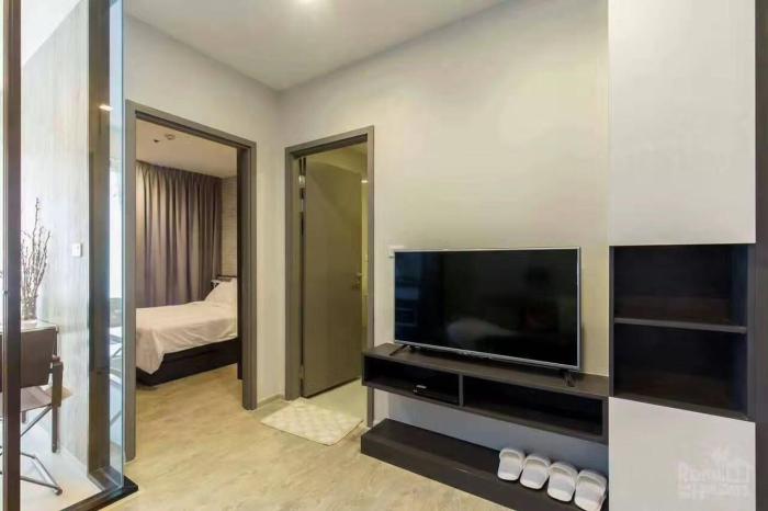 芭提雅The Base单卧室套房超大无边泳池 海滩300米 周边商场夜市