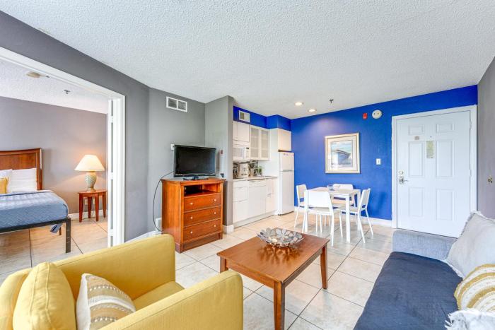 2 Mi to Disney Resort Condo with Pool Access