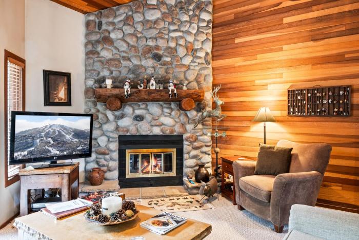 Serene Location, 2min to Deer Valley, 3BR townhome! Perfect for Ski & Summer Adventures!