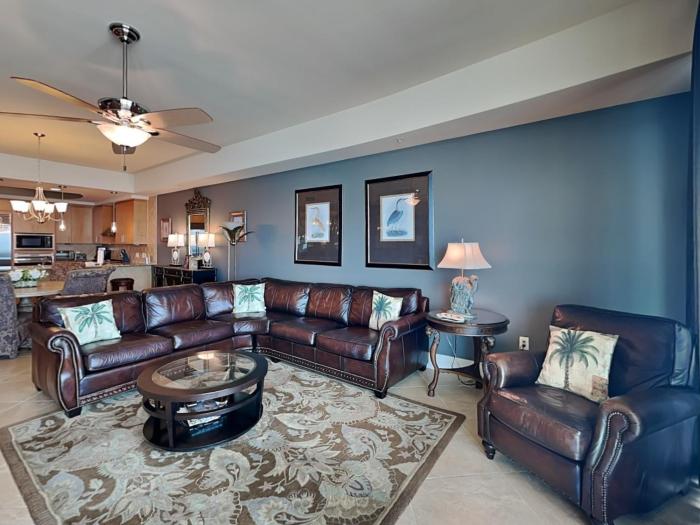 Turquoise Place #1107C