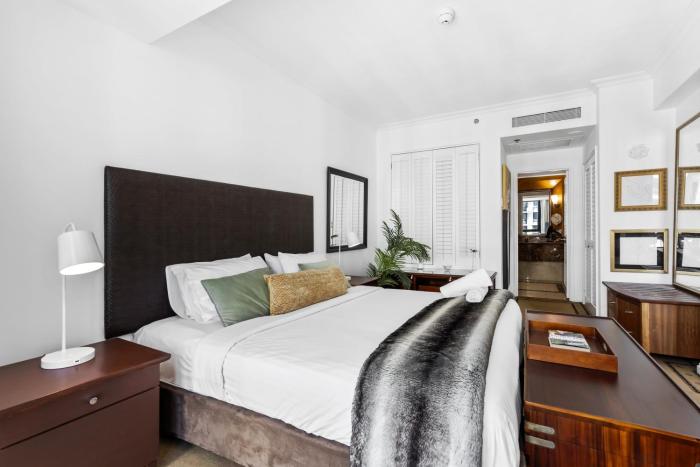 Spa Suite at Legends Surfers Paradise - Q Stay