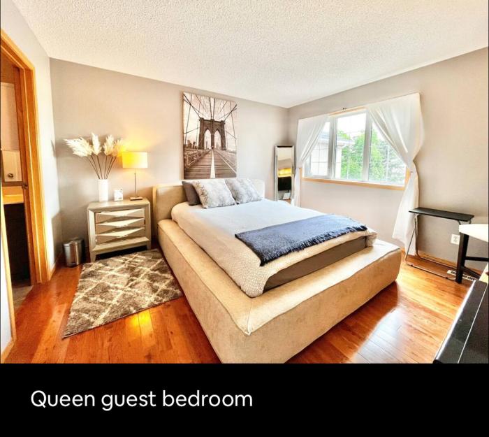 Peg City Queen Guest Suite & Ensuite Bath With Parking
