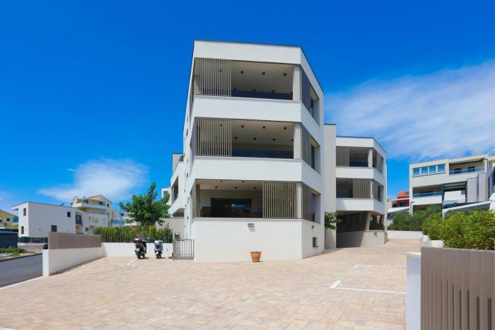 Apartments with parking space Vodice - 23894