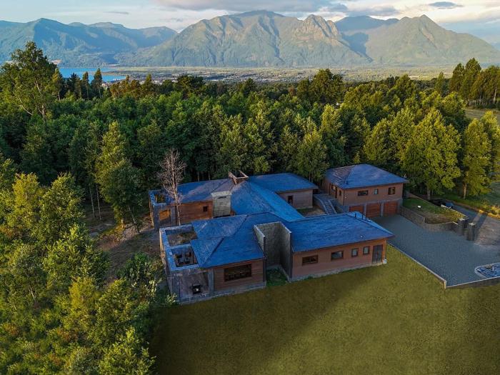 CLARO DE LUNA Luxury Lodge