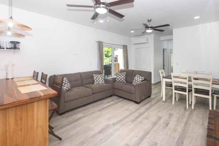 Snowbird Family Friendly Ready Stay in West End