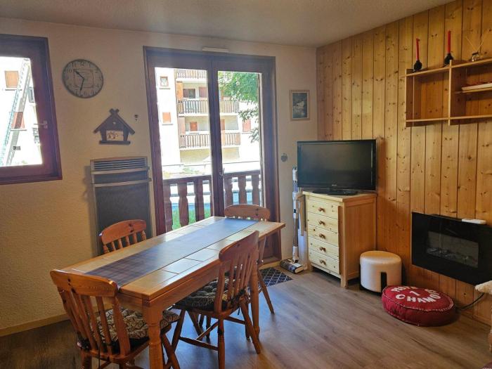 Appartement 3 pièces, 4 pers, balcon ouest, parking - FR-1-263-603