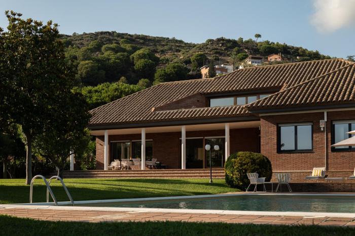 Sea View Villa with Spa & BBQ