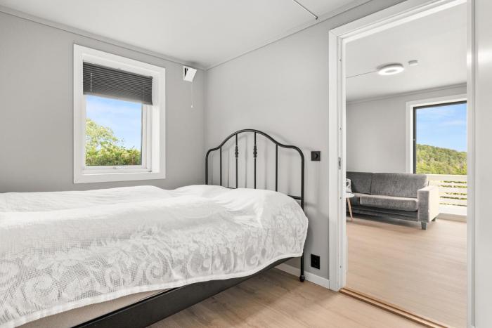 Sandefjord 1 bedroom kitchen and bathroom - Non smoking