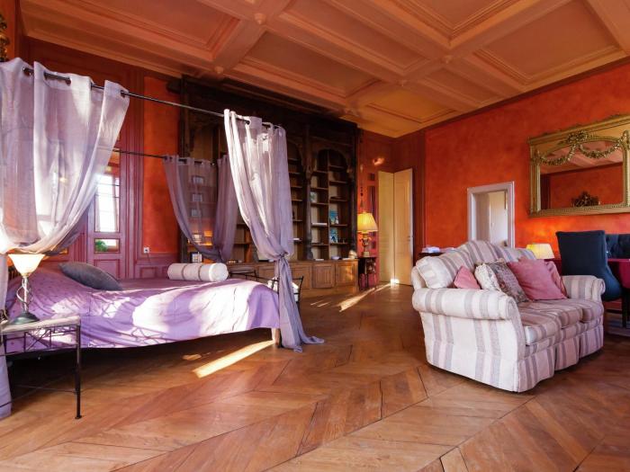Romantic stay in a medieval castle with pool and restaurant among others