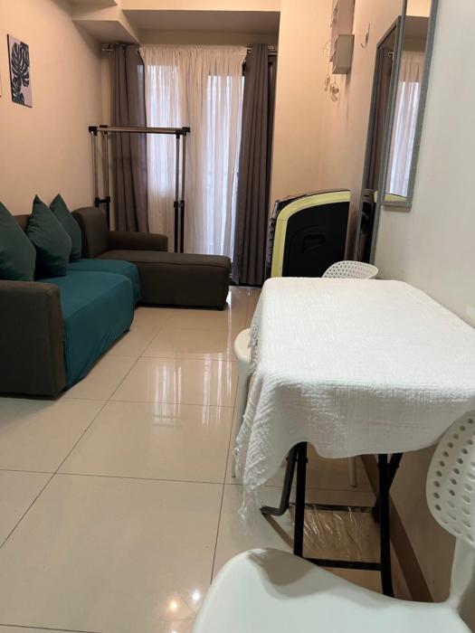 1 bedroom condo unit near MOA