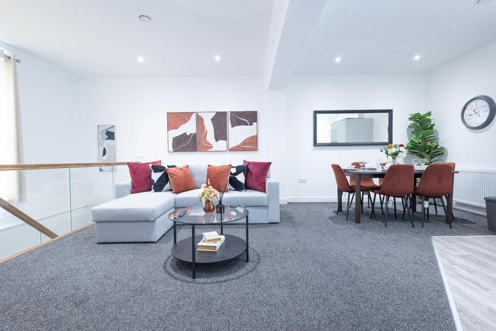 Cozy Riverside Apartment 5mins to train station