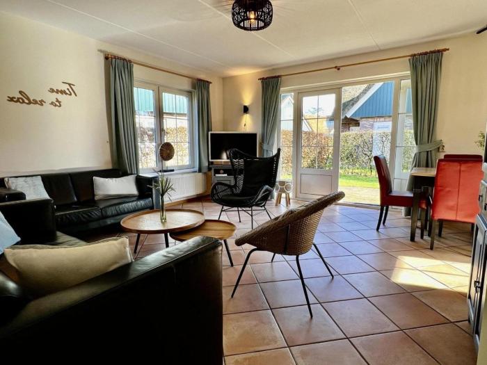 Holiday home by the nature reserves