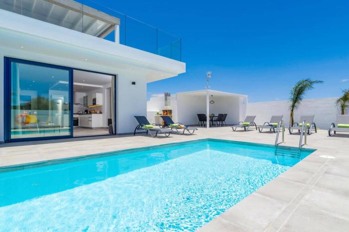 Villa Delmeza by Villa Plus