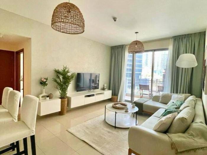 Kensington - 1BR Burj Khalifa View at Dubai Opera