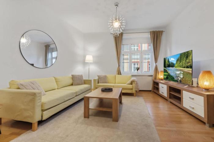 Grand Elegant Apartment - City Center Bratislava