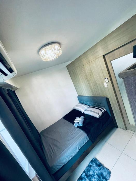 Minimalist Flat Retreat- Shore Residences