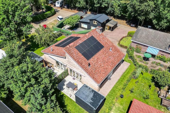 Beautiful villa on Park Boslust with cinema