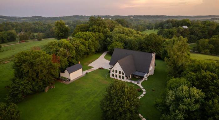 Luxury Estate on 10 Acres