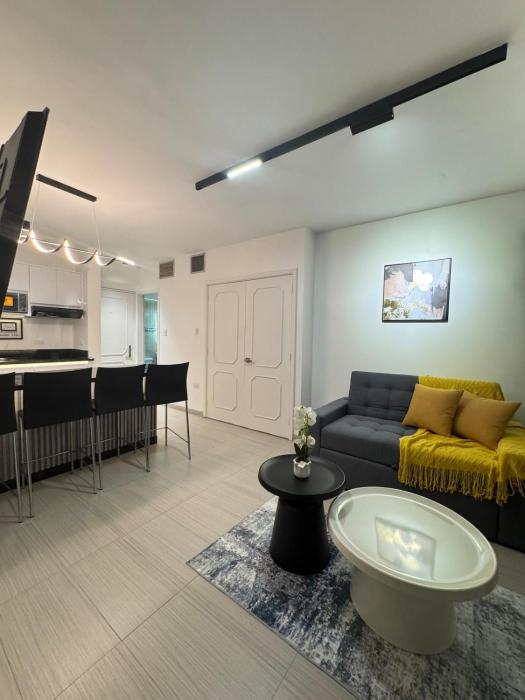 Alojamiento cerca de Avenida Bolívar Norte con Respaldo de Luz, agua constante y Piscina