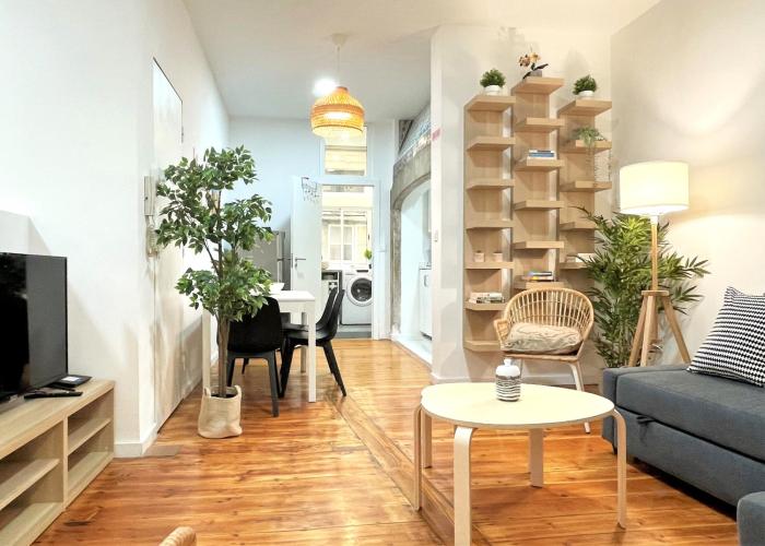 SJ2E Heart of Baixa! Spacious & Friendly Apartment with AC in LIS Downtown!