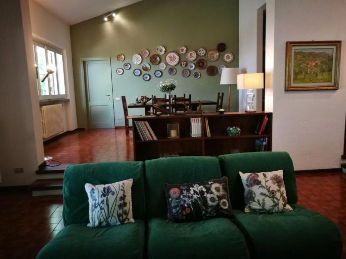 Hillside semi-detached villa with panoramic views