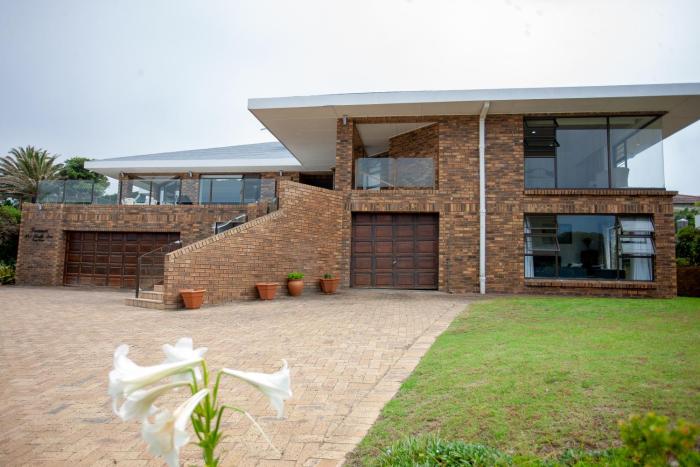 Kyles Kin Oceanfront Apartment