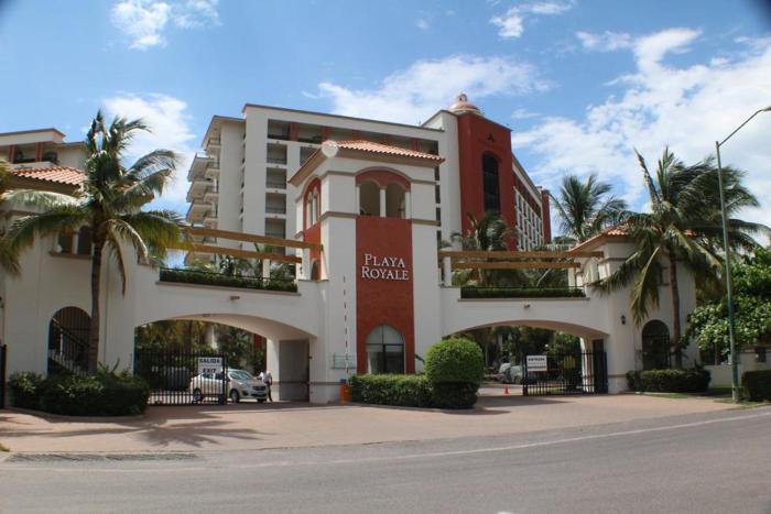 Playa Royale 3 Bedrooms 3 bathrooms FREE Wifi Condo 3506