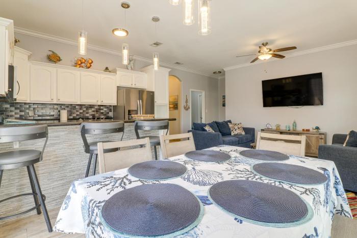 Island Retreat with Pool Access - 1 Block to Beach!