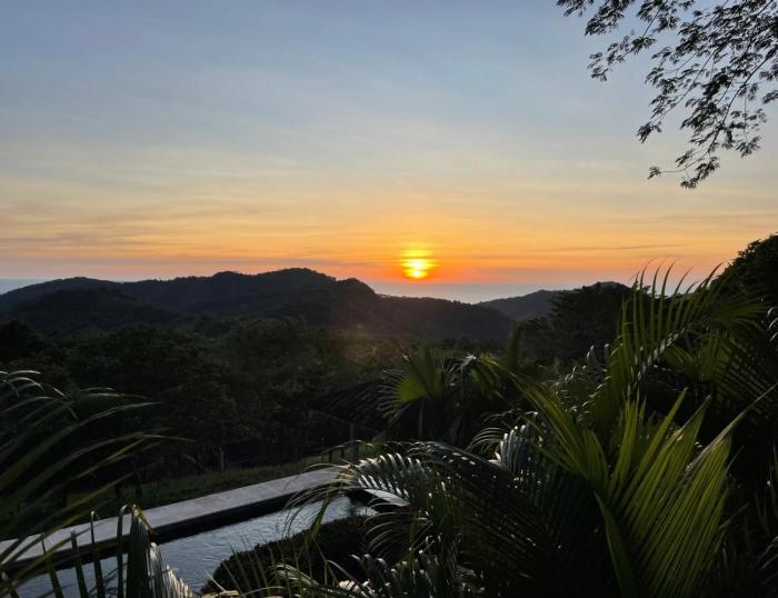 Breathtaking Luxury Villa, Pool, Casa Guayacan