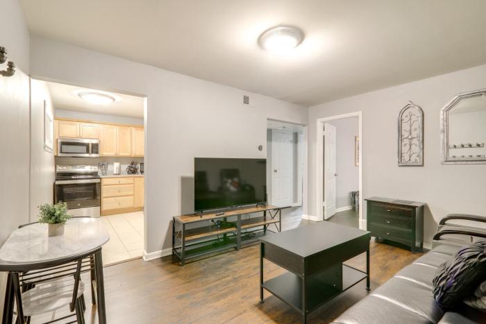 1 Mi to Dtwn and UGA Condo with Pool in Athens!