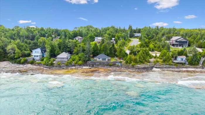 Seafari Stone Cottage - Georgian Bay