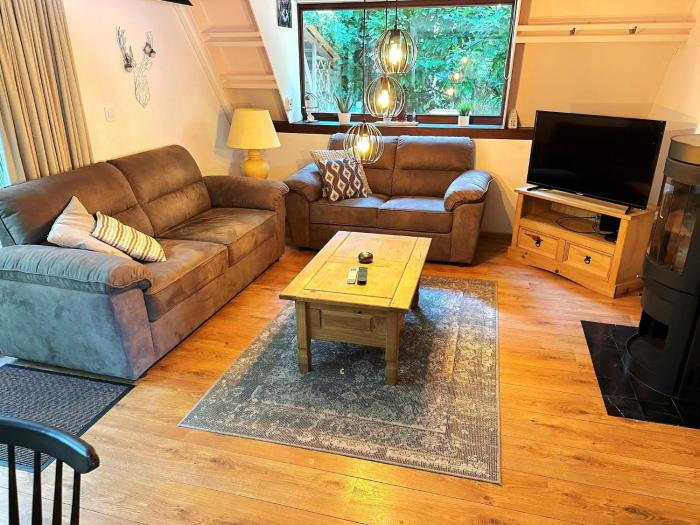 Lanaken Luxe Garden Retreat