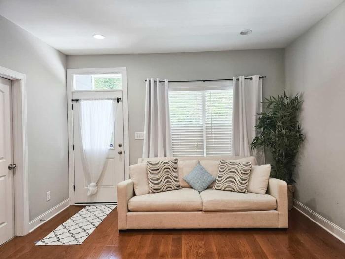 Fire Pit - 4 Min from UNC - 7 Min from Carrboro - Fast Wi-Fi