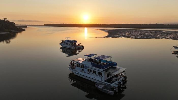 Tin Can Bay Houseboats