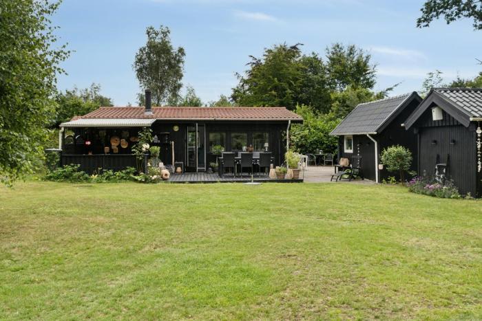 Holiday Home With Wild Garden Near Øster Hurup