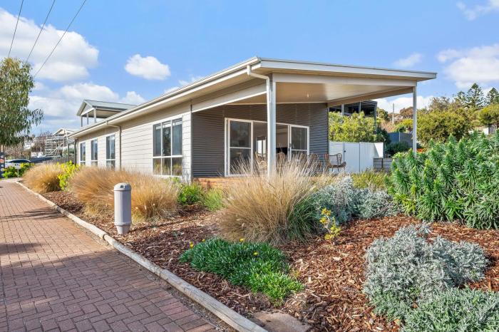 The Shack at Maslin Beach - C21 SouthCoast Holidays